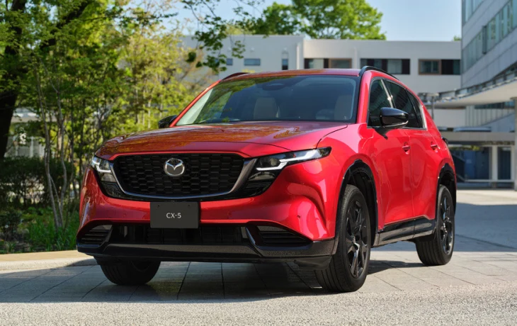 Кроссовер Mazda CX-5 нового поколения вопреки ожиданиям пользуется бешеным спросом в Японии