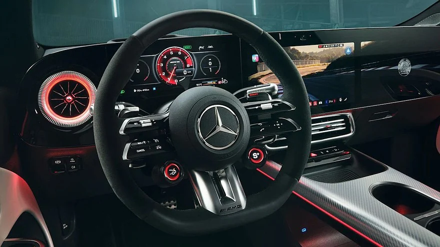 На фото: салон нового универсала Mercedes-AMG CLA 45 4Matic+