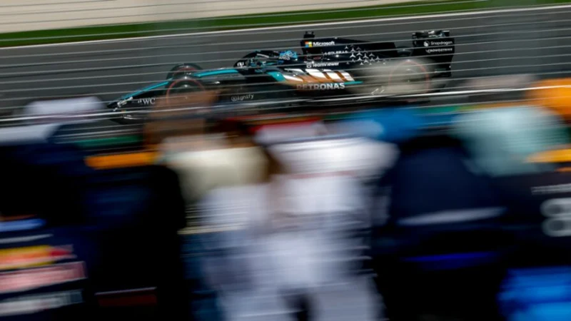 Mercedes разгромил соперников, Ферстаппен разбил машину. Результаты квалификации Гран При Австралии-