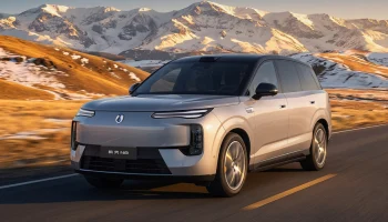 Кроссовер Denza N8 возвращается: облик в новом стиле и салон, как у свежего BYD Tang