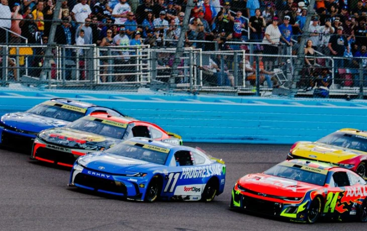 Чемпионом NASCAR Cup Series 2025 года стал гонщик без побед в плей-офф