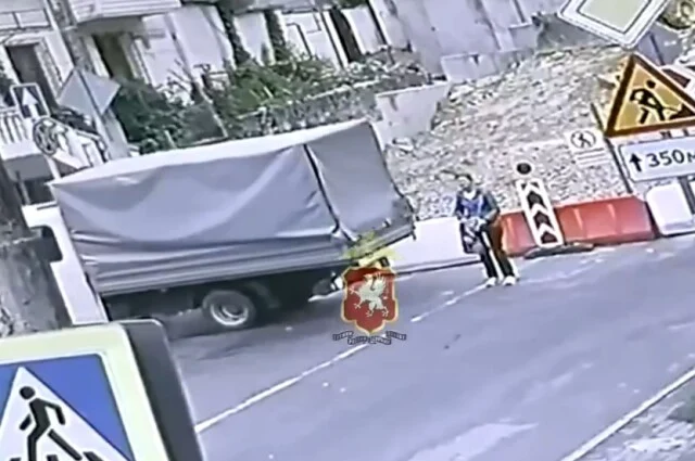  В Севастополе «ГАЗель» сбила женщину при движении задним ходом