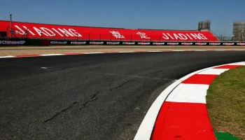 Трансляция квалификации Гран При Китая Формулы 1. Начало в 9:50 по мск