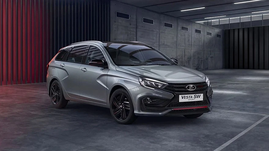 На фото: Lada Vesta SW Sport
