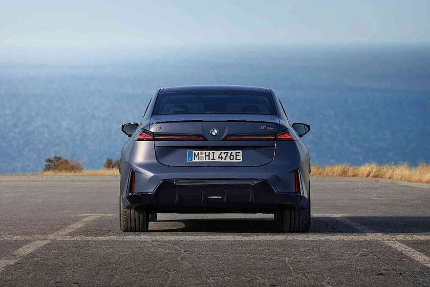 На фото: BMW i3 M60 xDrive