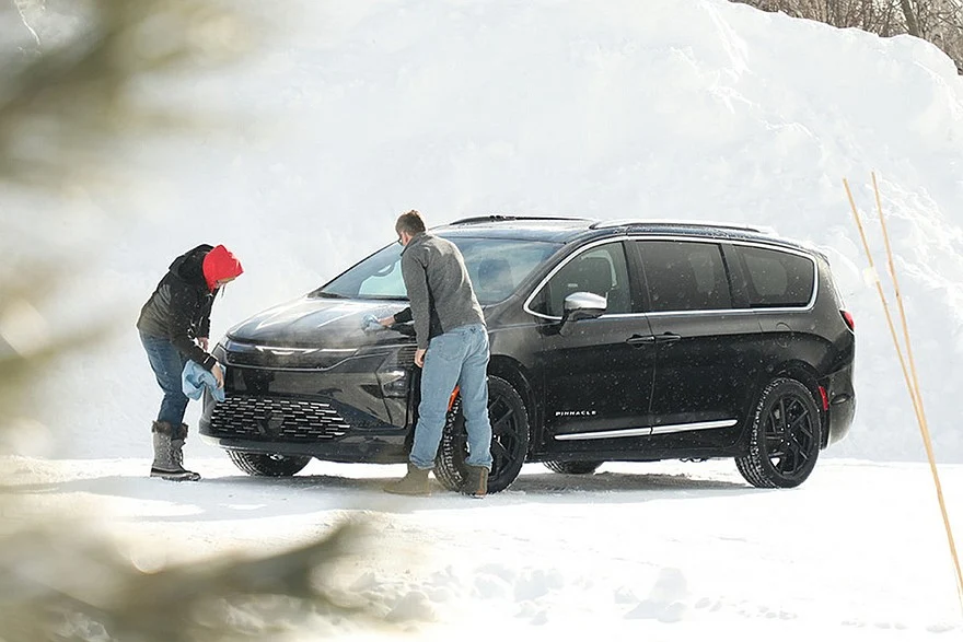 Обновленный минивэн Chrysler Pacifica