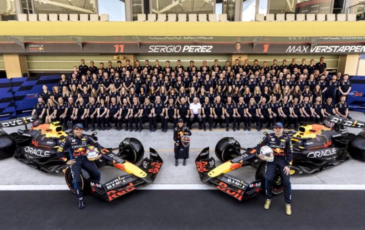 Макс Ферстаппен призвал Red Bull поменять ливрею болида