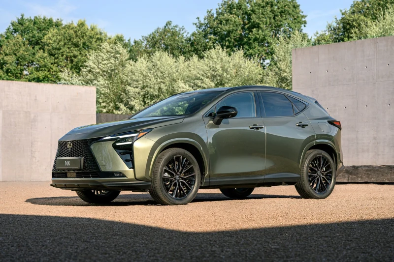 Обновлённый Lexus NX: упрощённый салон и настроенное на Нюрбургринге шасси