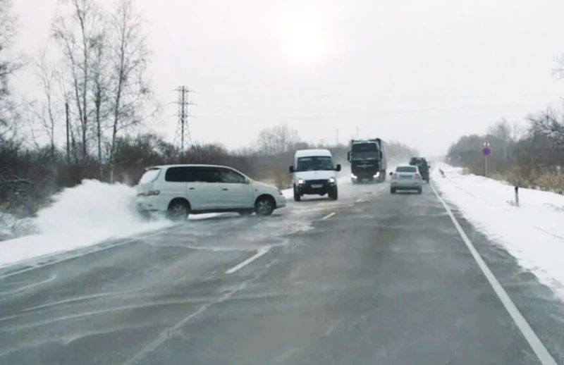  &laquo;Вынесло на встречную полосу&raquo;: женщина устроила ДТП на трассе Чита-Хабаровск