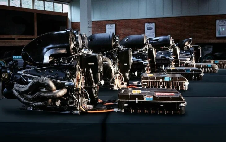 Стало известно, насколько быстрее соперников будут Mercedes и Red Bull в 2026 году