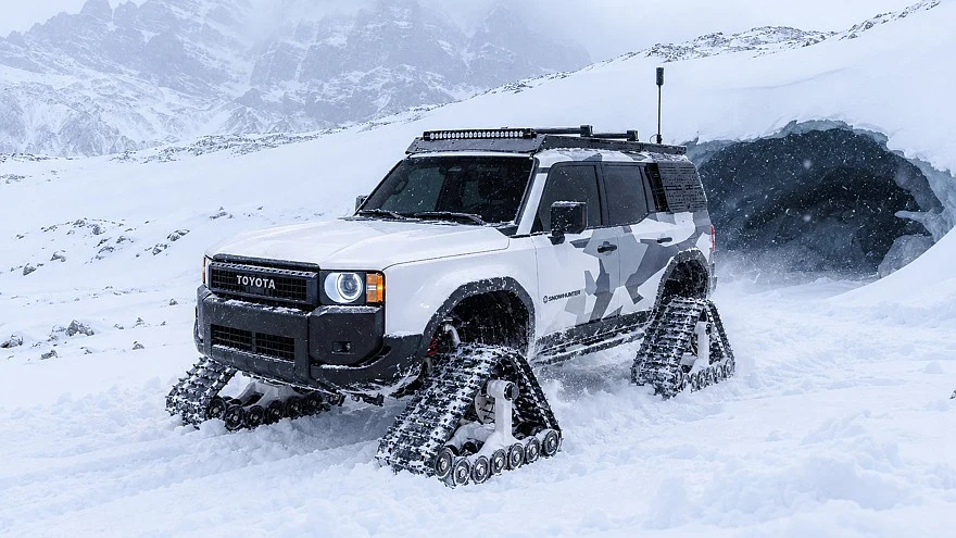 На фото: концепт Toyota Land Cruiser Snowhunter