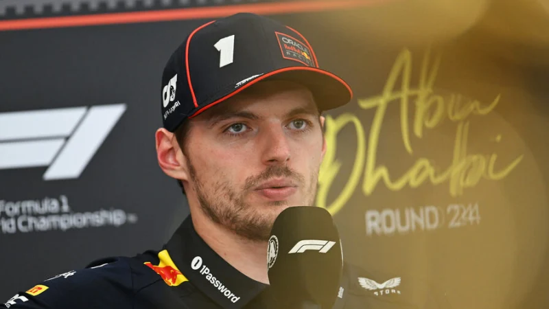 «Так и будешь глупо улыбаться?» Макс Ферстаппен нагрубил журналисту