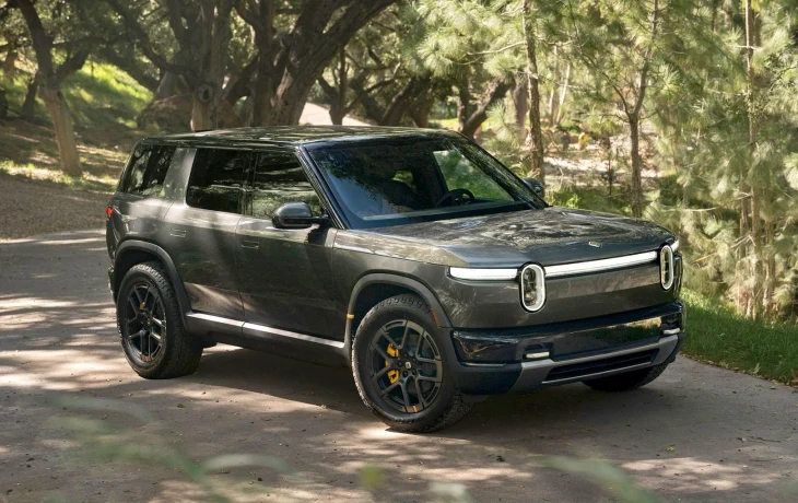 Пан или пропал: кроссовер Rivian R2 готовится к выходу на рынок, объявлены цены