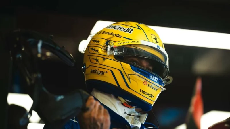 «Другие гонщики говорят и похуже». Хэмилтон – о перепалке с Ferrari по радио