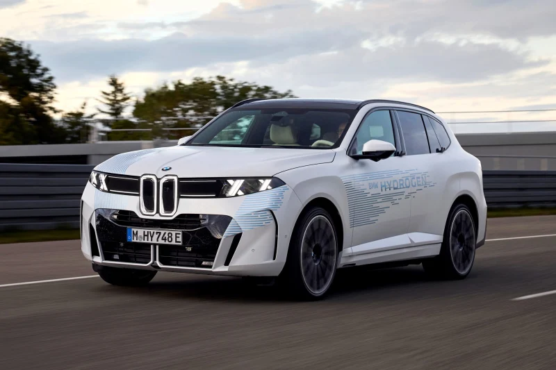 Водородный BMW iX5 Hydrogen нового поколения сбросил камуфляж