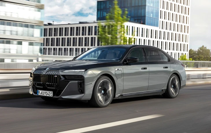 Где-то прогресс, а где-то регресс: BMW лишит &laquo;семёрку&raquo; автопилота 3 уровня