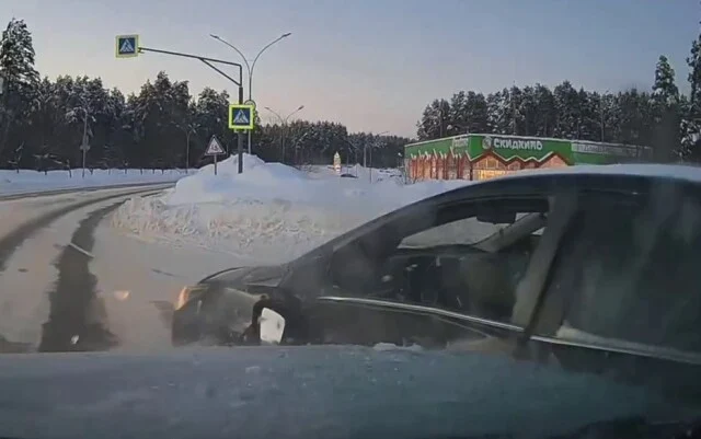  &laquo;Неожиданно вылез&raquo;: два водителя не поделили перекресток под Пензой