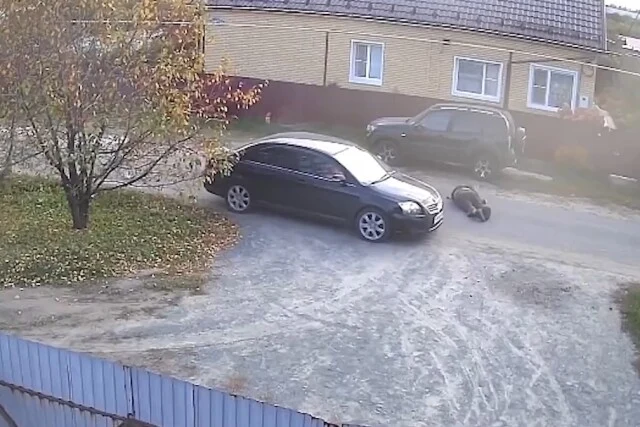  17-летняя девушка на мопеде на перекрестке не уступила дорогу автомобилю