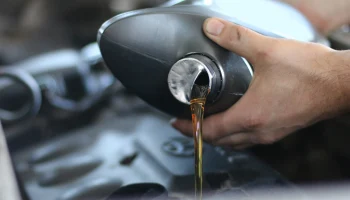 Эксперты рассказали, сколько и как можно хранить моторное масло без утраты его&nbsp;свойств