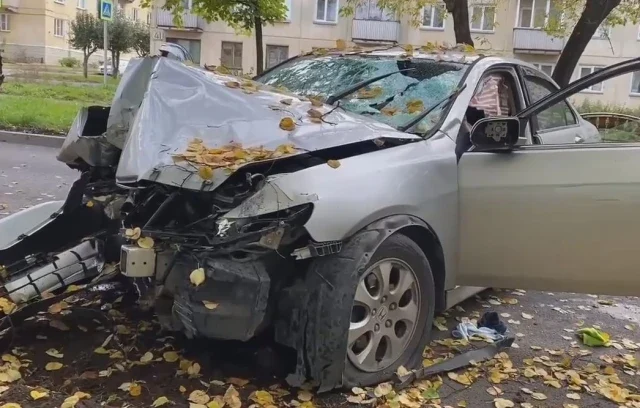 В Красноярском крае автомобиль сбил отца с двумя детьми: погибли два человека
