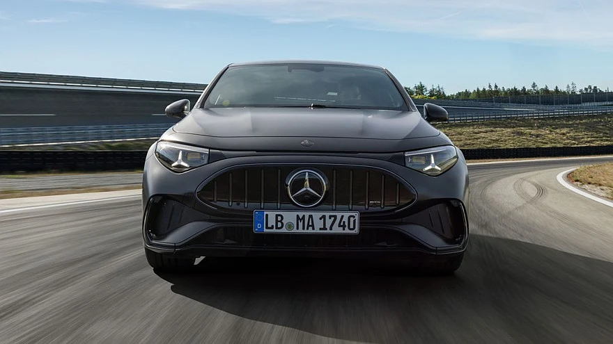 На фото: новый седан Mercedes-AMG CLA 45 4Matic+
