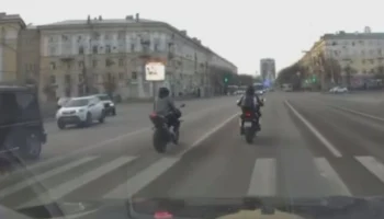  Два мотоцикла столкнулись на перекрестке в Воронеже