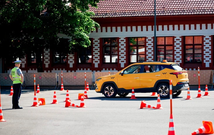 Дептранс Москвы и МЕФТ определили лучших водителей такси по итогам конкурса профмастерства