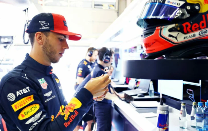Экс-инженер Red Bull поделился инсайдом об уходе Пьера Гасли из команды