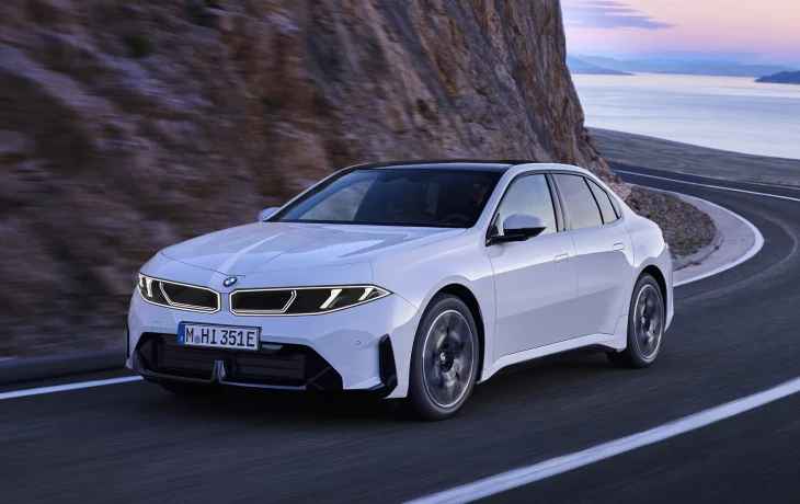 Новый седан BMW i3 поступил в продажу в &laquo;приветственной&raquo; версии