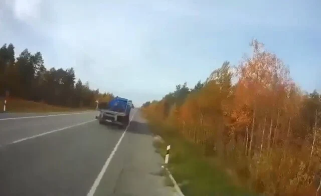  Неизвестный предмет прилетел в голову дальнобойщику на трассе Сургут &#8212; Когалым