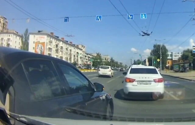  «Сейчас дам в лоб»: водитель седана спровоцировал ДТП во Владимире