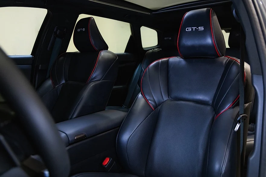 На фото: салон Toyota Crown Signia GT-S