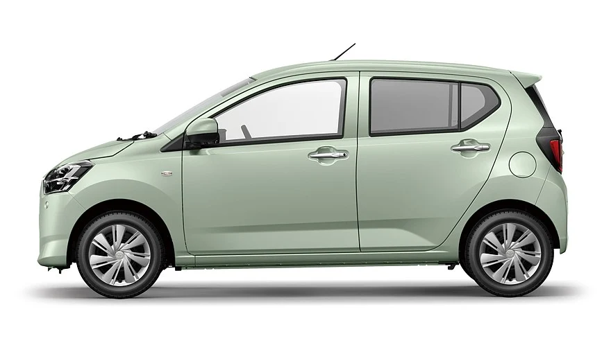 На фото: Toyota Pixis Epoch