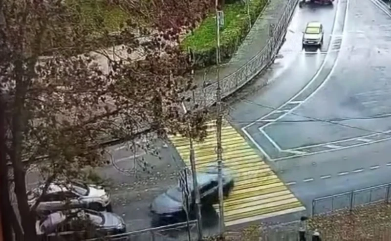  «Выехал на встречку и разбил несколько машин»: камера запечатлела момент массового ДТП в Великом