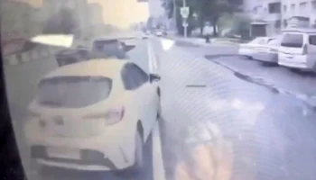  &laquo;При перестроении не убедился в безопасности манёвра&raquo;: автобус врезался в столб в Красноярске