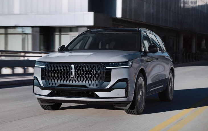 Обновлённый кроссовер Lincoln Nautilus: разное оформление &laquo;лица&raquo;, техника прежняя