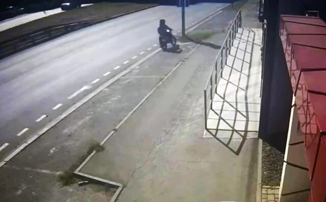  В Ростовской области юный питбайкер не справился с управлением и врезался в столб