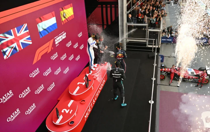 «Это будет так смешно!» Реакция соцсетей на события гонки Ф1 в Баку