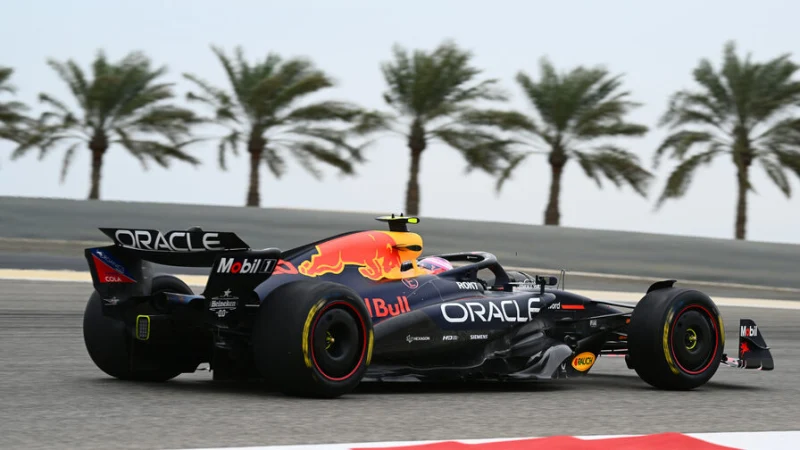 Red Bull Racing что-то «темнит» или не построила новую машину?