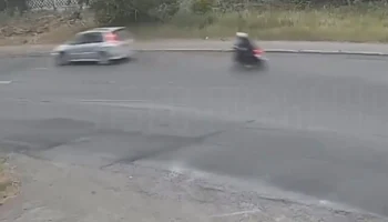  Два мотоциклиста не вписались в поворот в Бийске