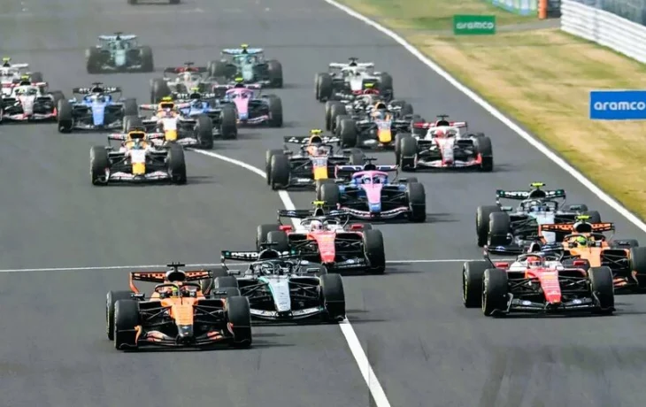 Антонелли выиграл Гран При Японии и возглавил чемпионат мира Формулы 1