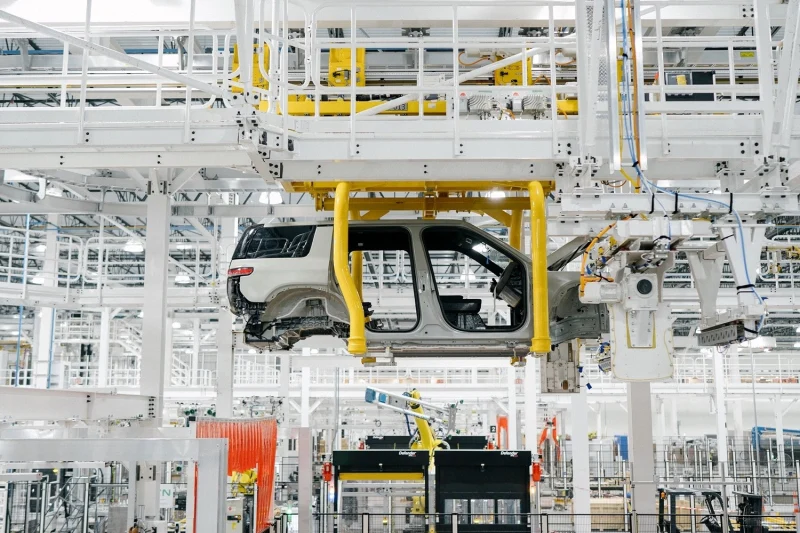 Rivian наращивает производственные мощности на фоне слабого спроса и огромных долгов