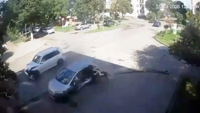  Ребенка выбросило из автомобиля в результате ДТП в Сухуме