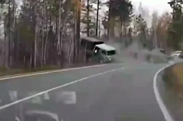  Honda и УАЗ лоб в лоб столкнулись на Старотобольском тракте под Тюменью