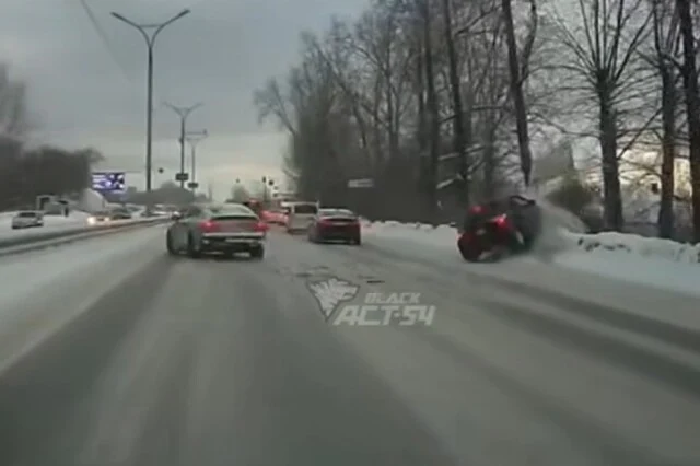  &laquo;Шашки&raquo; на Старом шоссе в Новосибирске привели к ДТП