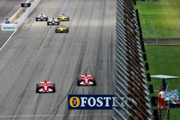 Ferrari, Jordan и Minardi на старте Гран При США-2005 &copy; Открытый источник