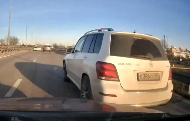  Момент ДТП в Симферополе: &laquo;Дама на Мерседесе не соглашалась с виной&raquo;