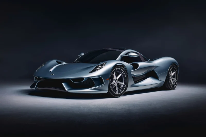 Hennessey Blackbird: аналоговый суперкар в авиационном стиле с атмосферным V8 и МКП
