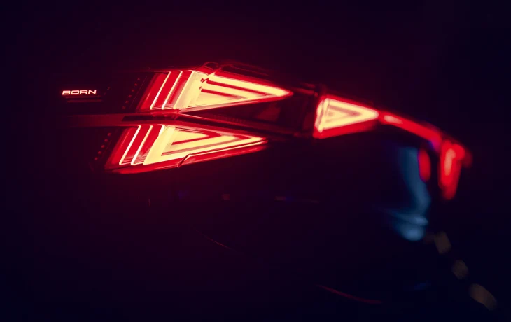 Обновлённый хэтчбек Cupra Born готовится к скорой премьере: первые тизеры