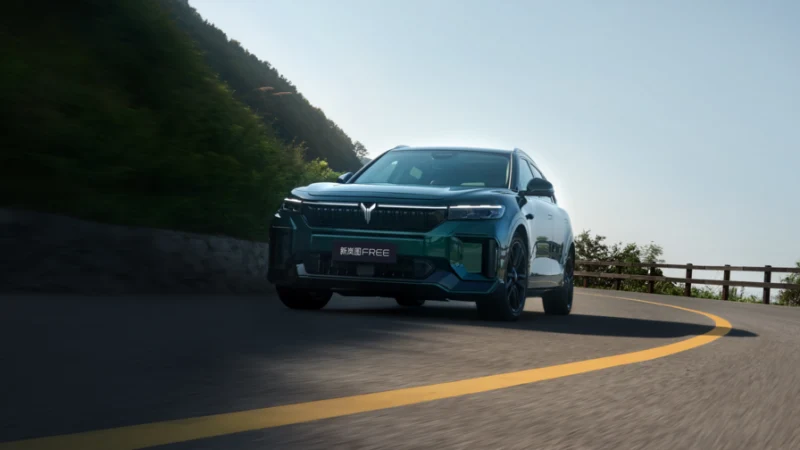 «Фанаты «помоечных ведер». Алексей Попов заступился за китайские авто